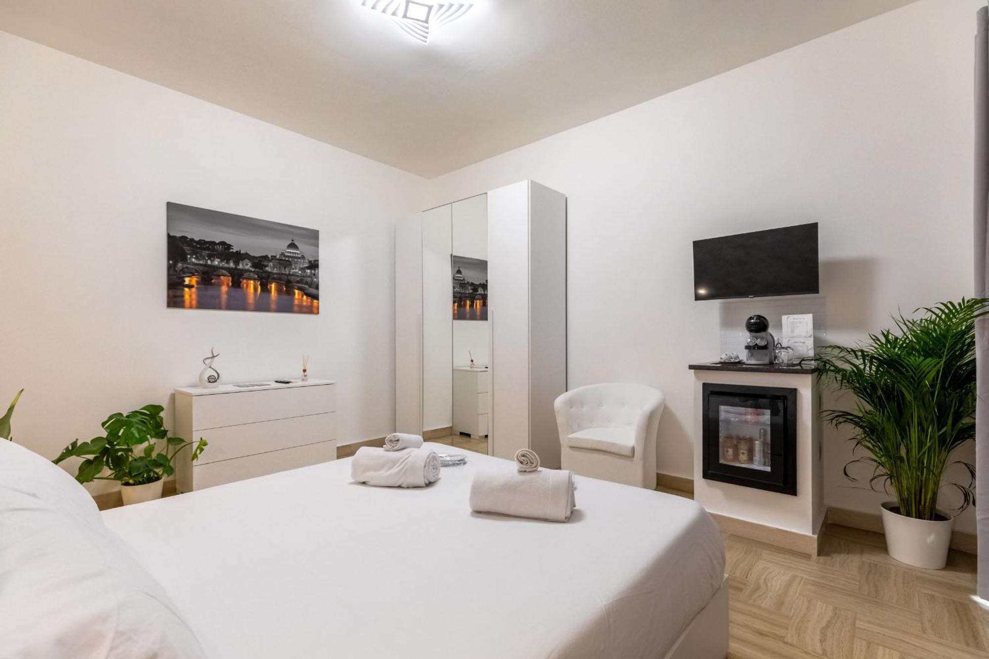 Gregorio VII Luxury Home Apartment โรม ภายนอก รูปภาพ